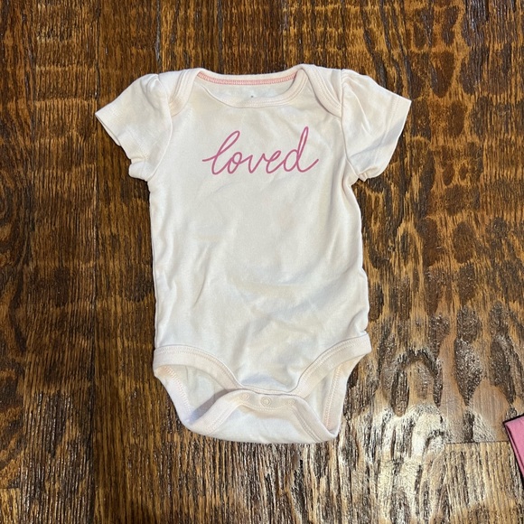 Cloud Island Set of 4 Onesies 0-3M - Picture 4 of 6